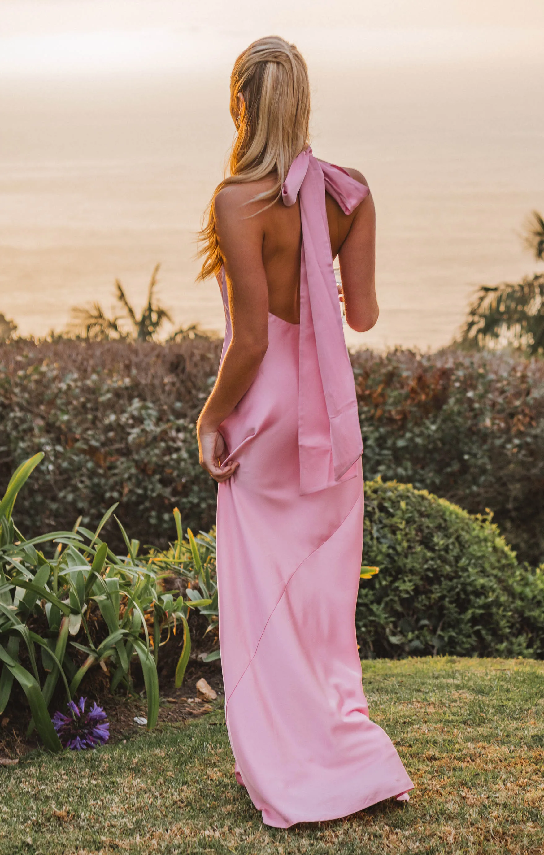 Robe longue Lisa ~ Satin luxe rose clair