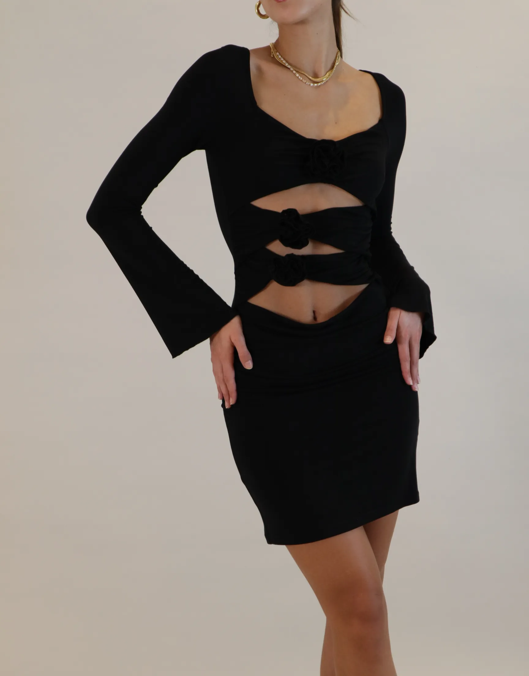 ROBE MANILLA CUT OUT