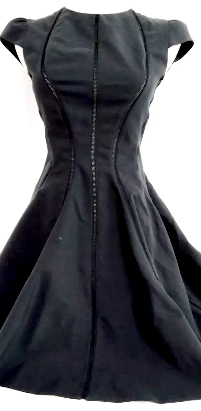 Miu Miu Italie. Robe en polyester noir, coton et nylon