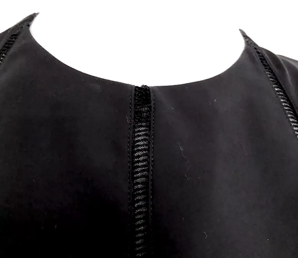 Miu Miu Italie. Robe en polyester noir, coton et nylon