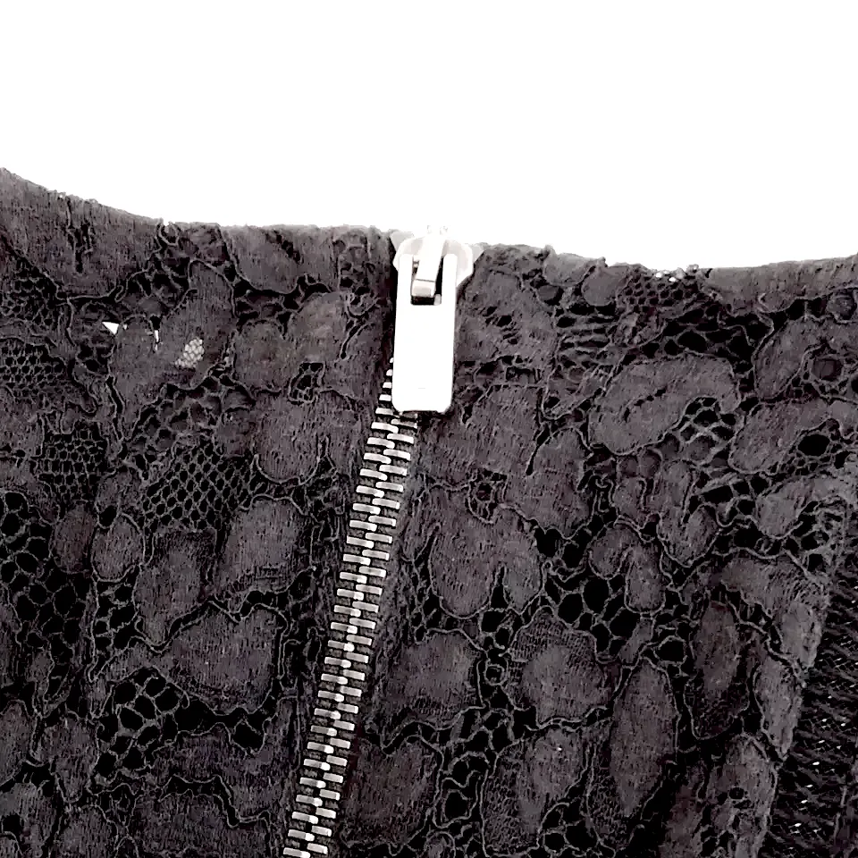 Miu Miu Italie. Robe en polyester noir, coton et nylon