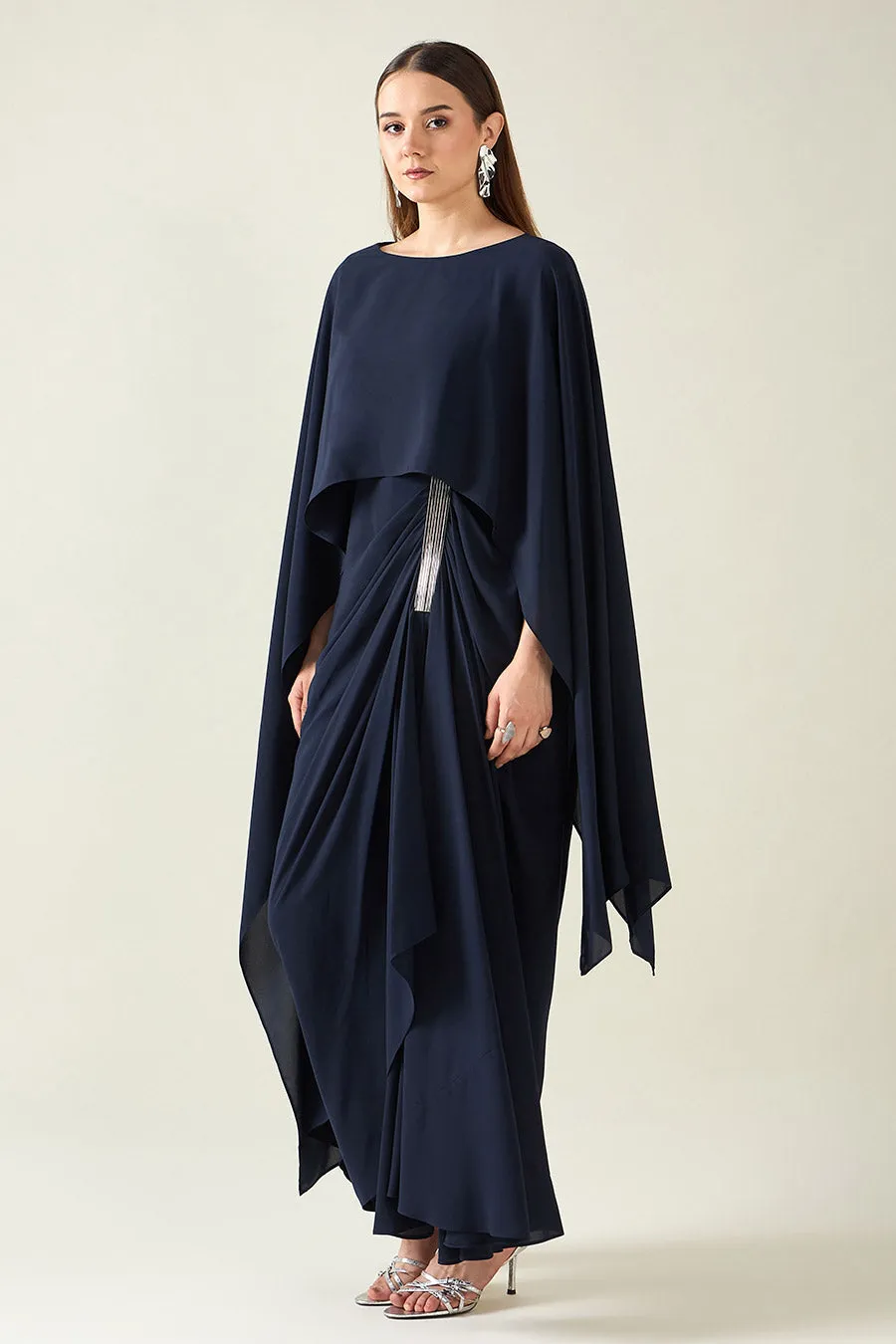 Robe drapée ornée en alliage marine
