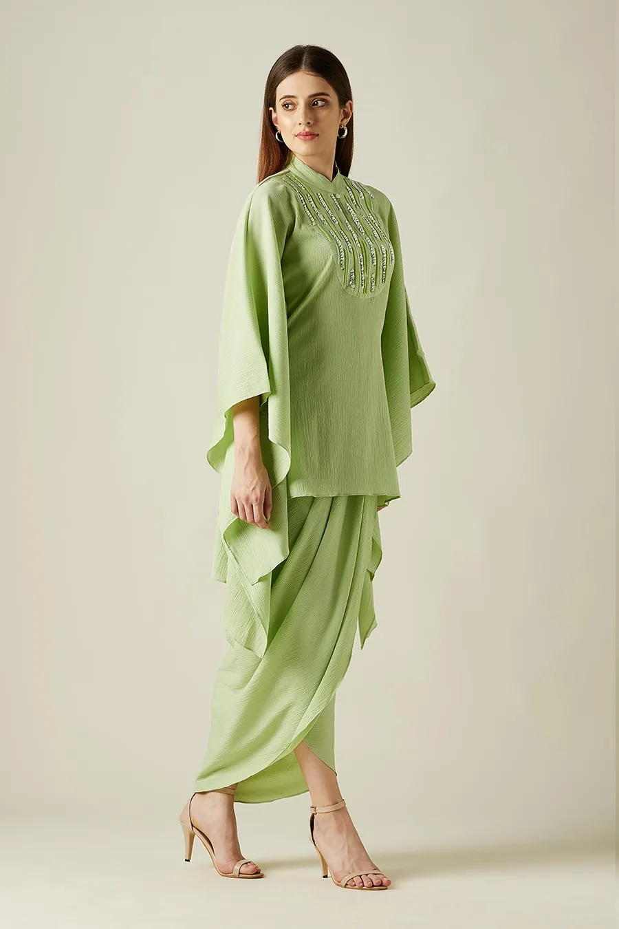 Ensemble coordonné Kaftan vert galet et jupe drapée