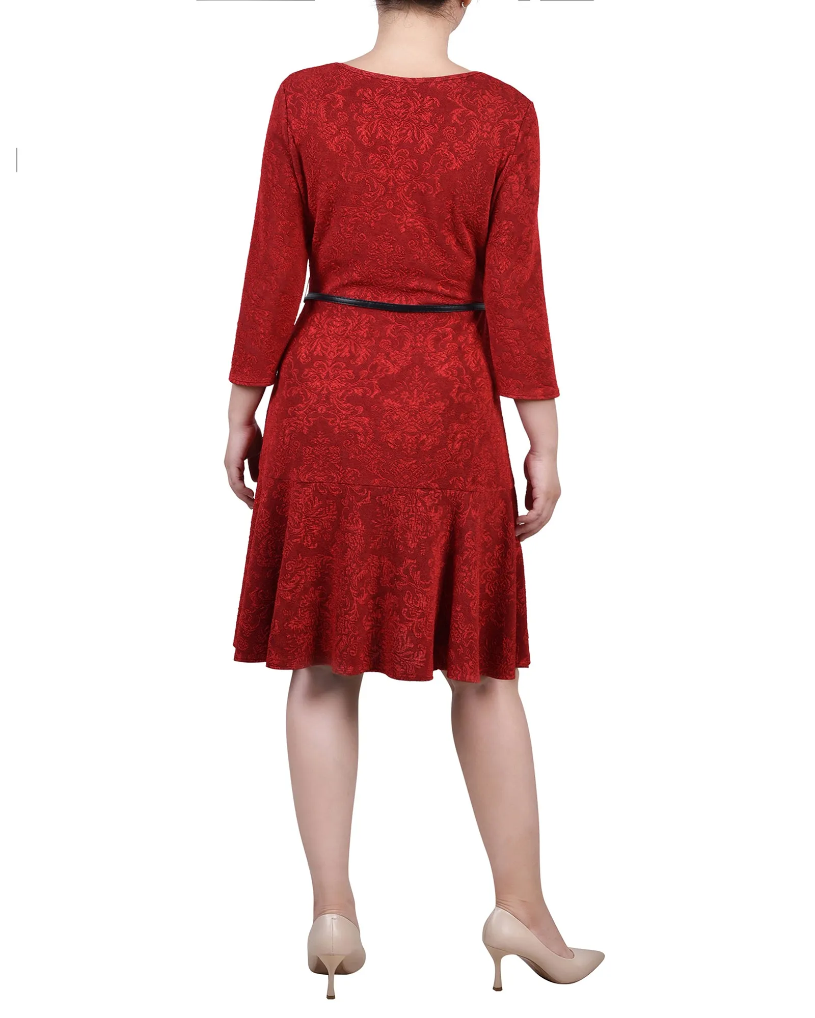 Robe en jacquard ceinturée à manches 3/4