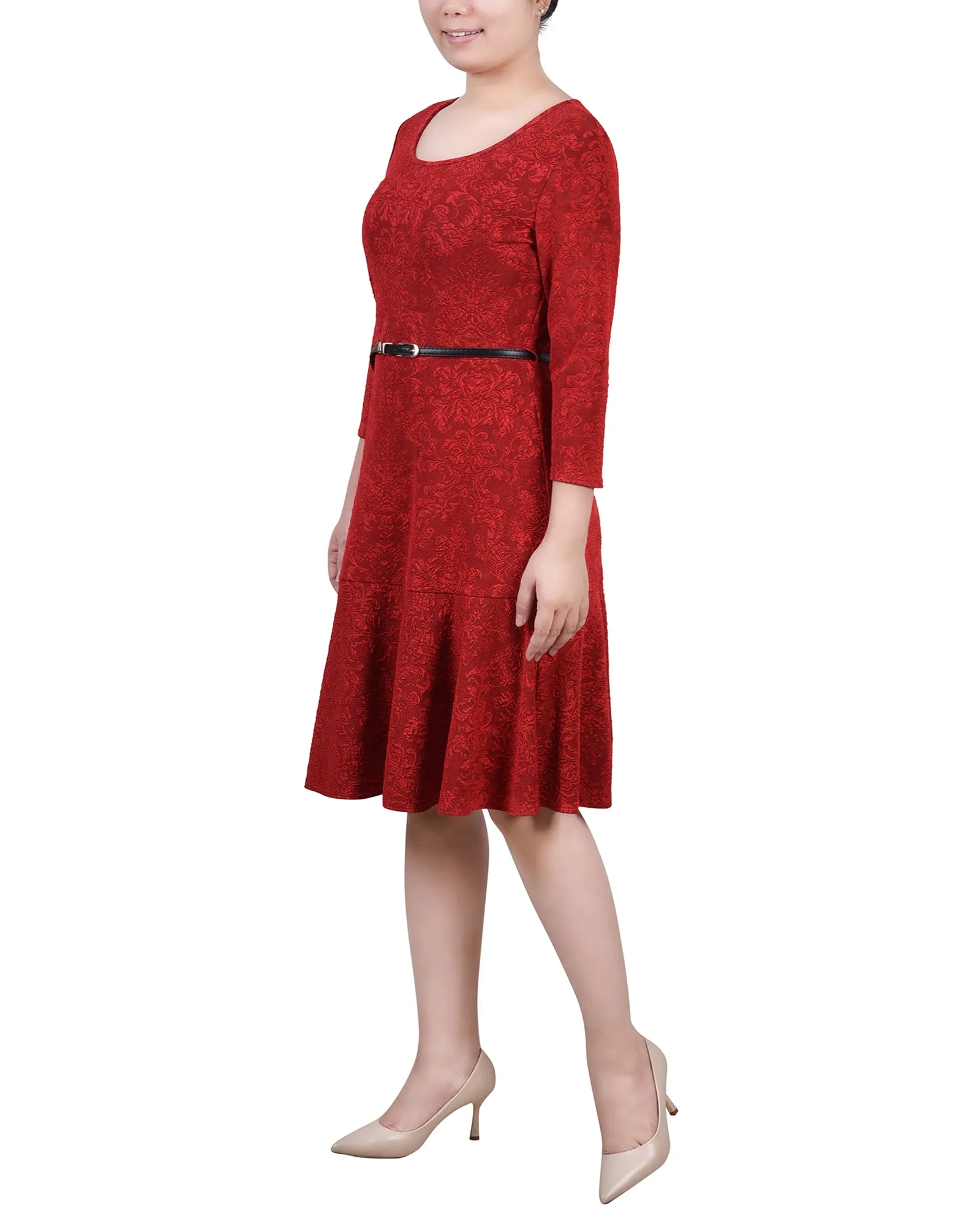 Robe en jacquard ceinturée à manches 3/4