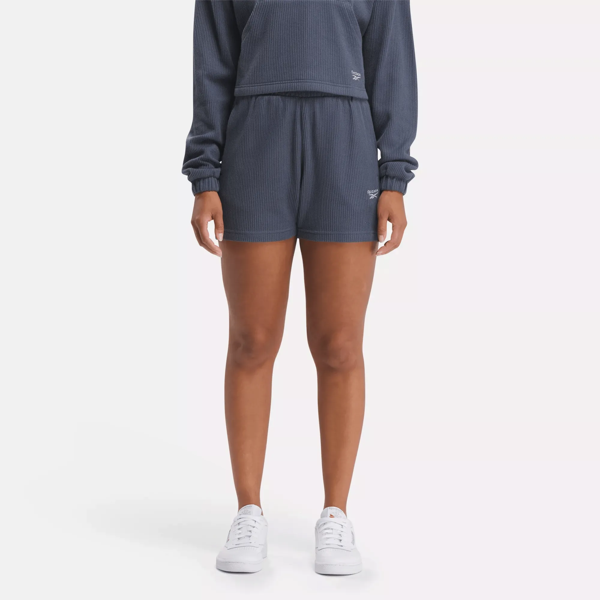 Vêtements Reebok pour Femmes - Shorts Gaufrés Classiques Essentiels pour Garde-robe