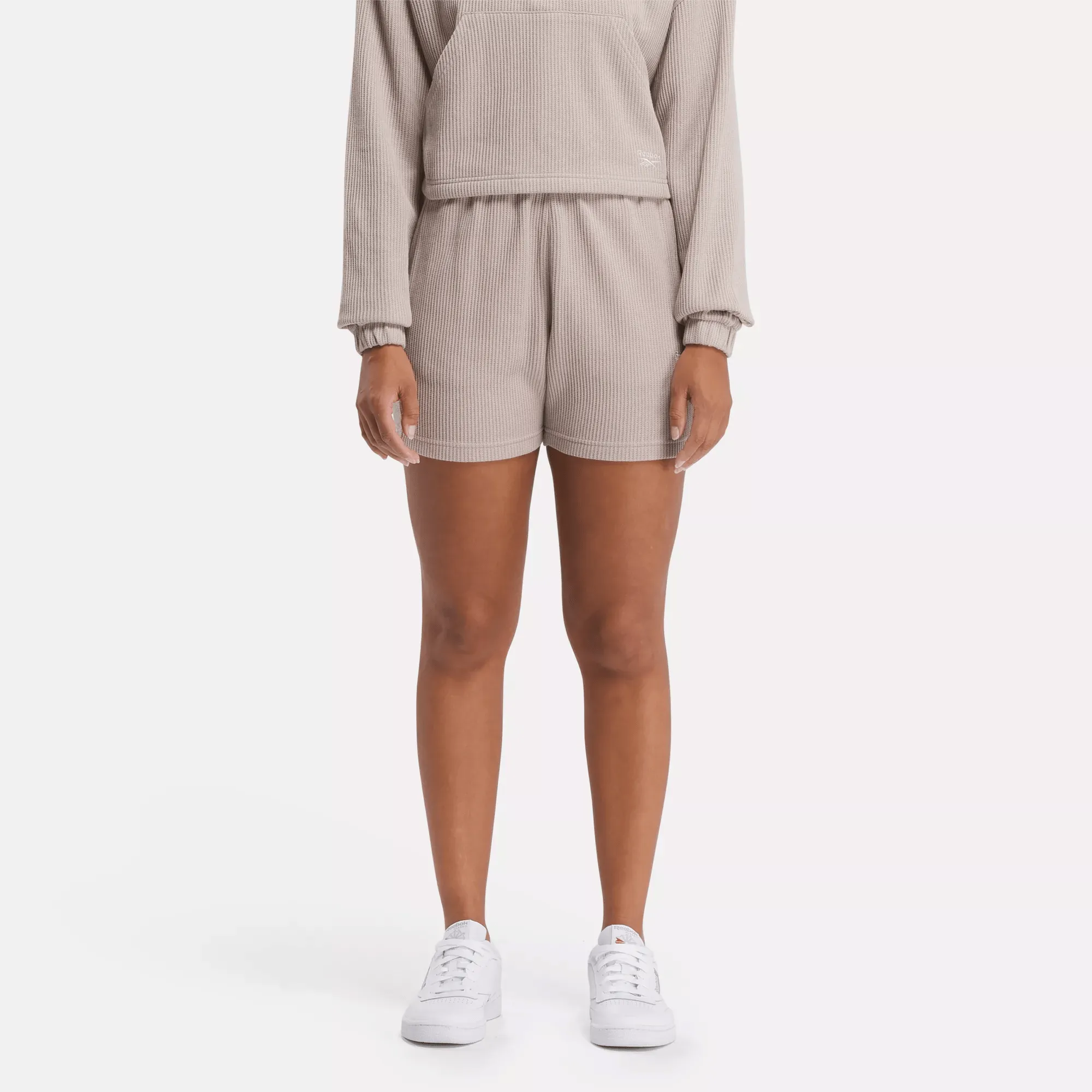 Vêtements Reebok pour Femmes - Shorts Gaufrés Classiques Essentiels pour Garde-robe