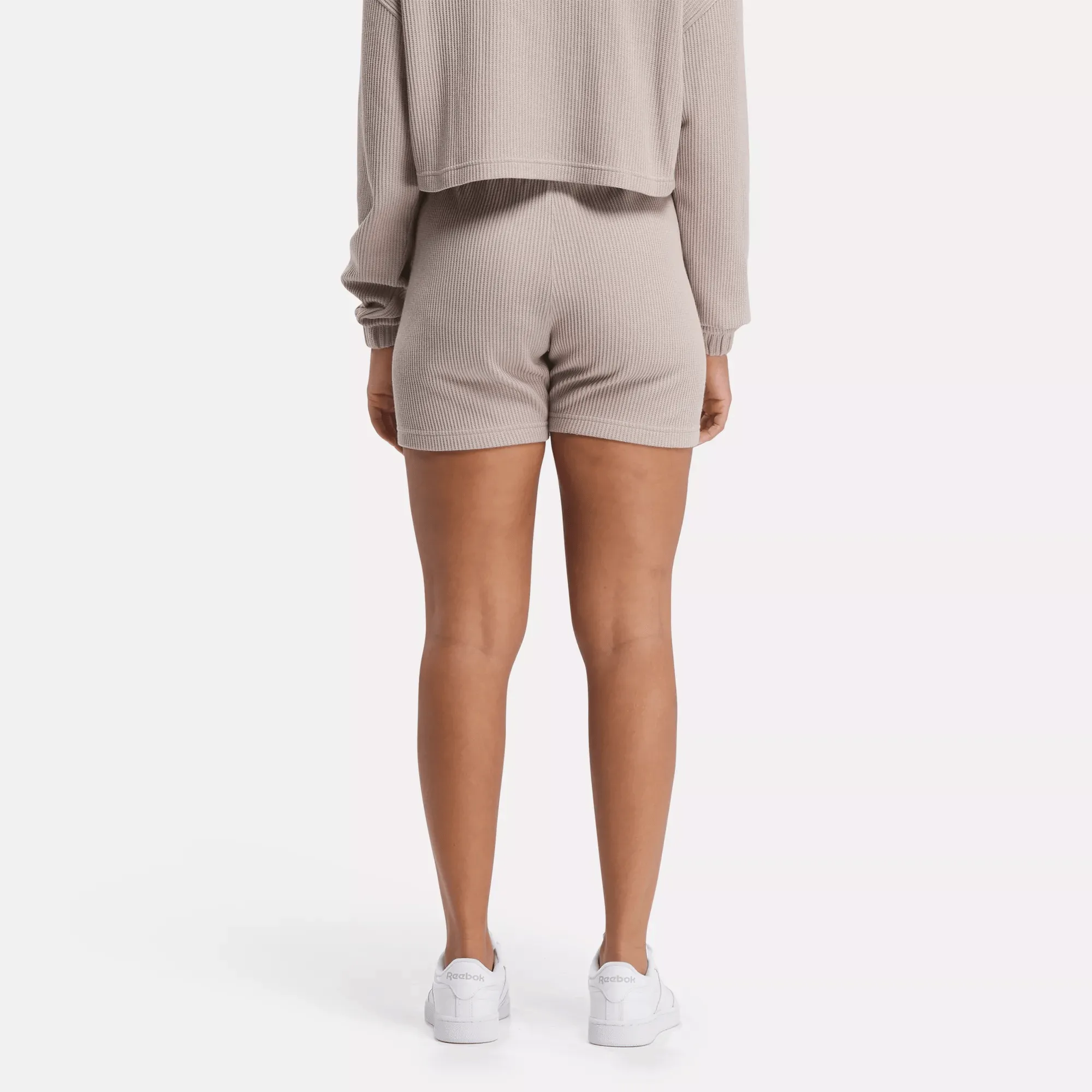 Vêtements Reebok pour Femmes - Shorts Gaufrés Classiques Essentiels pour Garde-robe