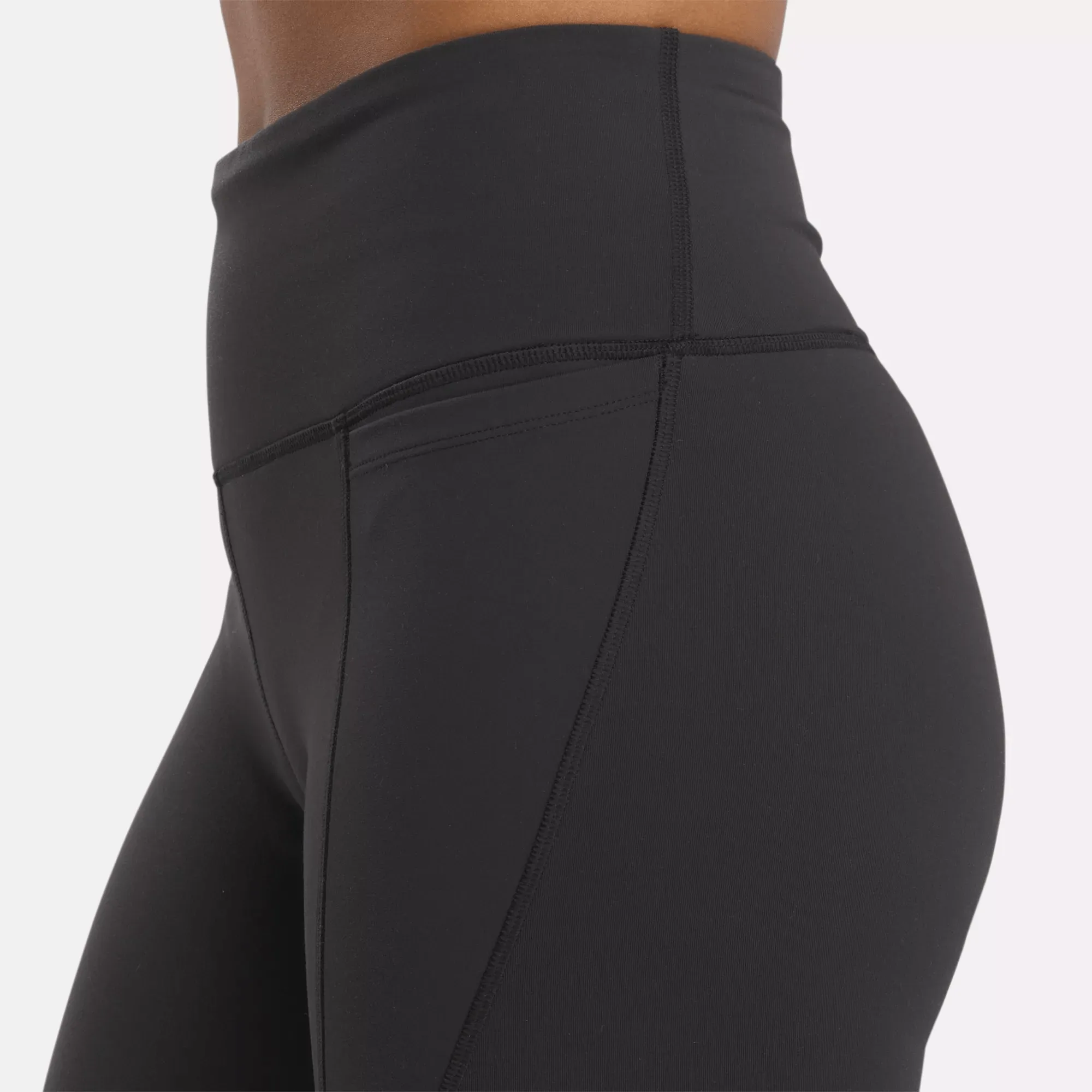 Vêtements Reebok pour Femmes - Shorts de Vélo Lux Haute Taille 9