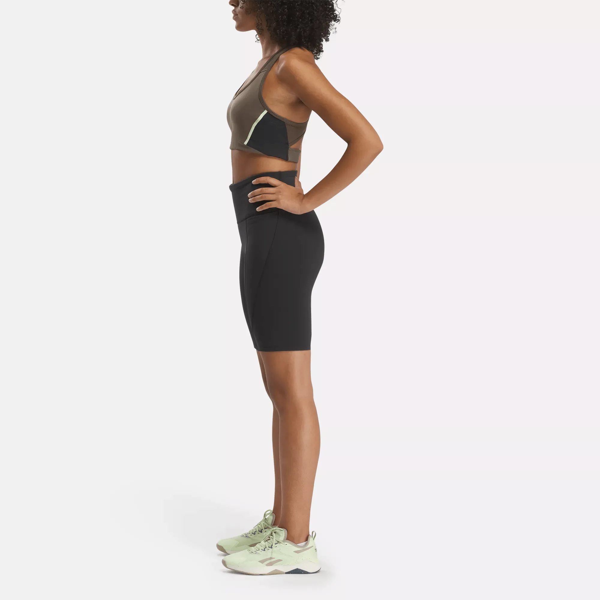 Vêtements Reebok pour Femmes - Shorts de Vélo Lux Haute Taille 9
