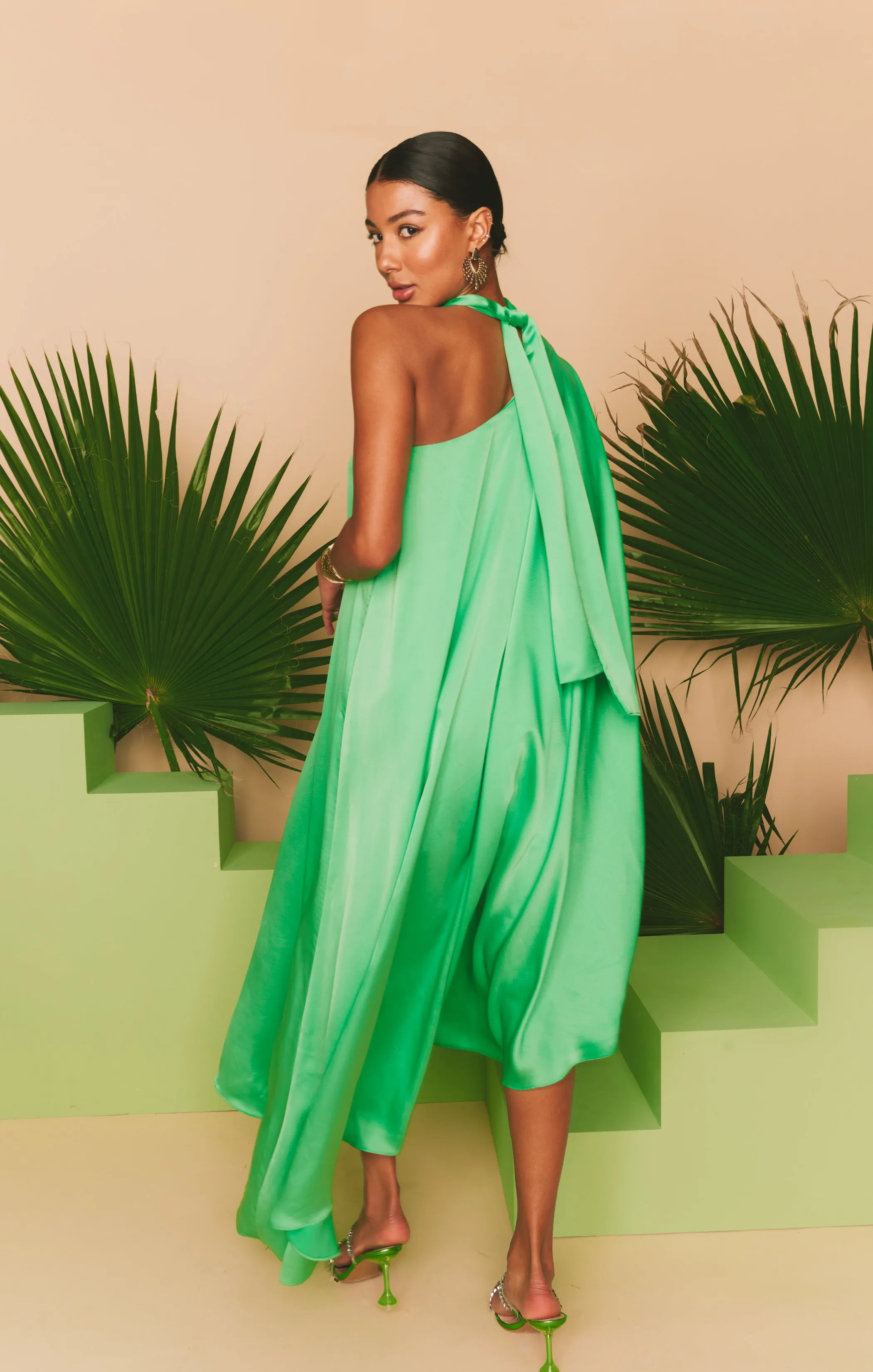 Robe Une Épaule Rhea ~ Satin Luxe Kiwi