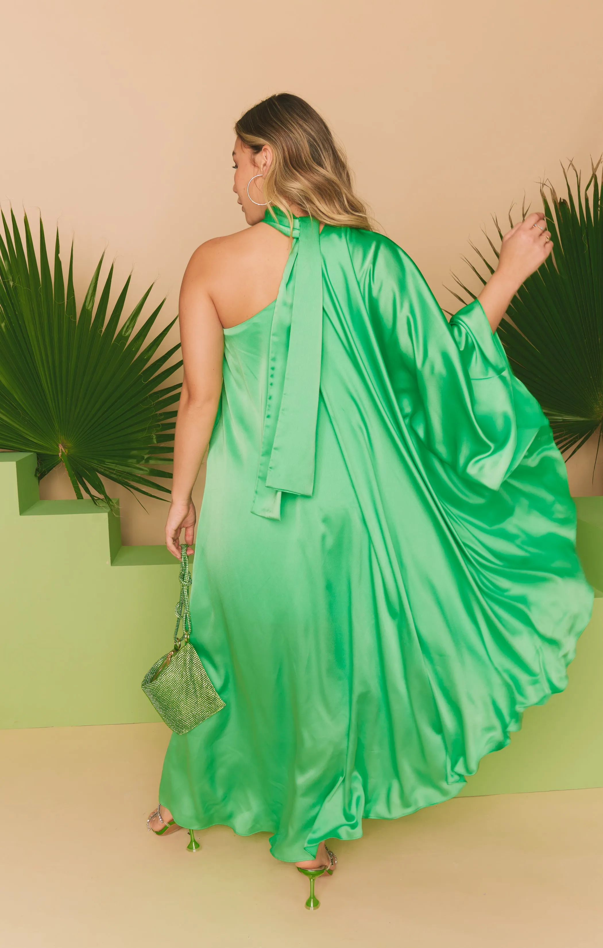 Robe Une Épaule Rhea ~ Satin Luxe Kiwi