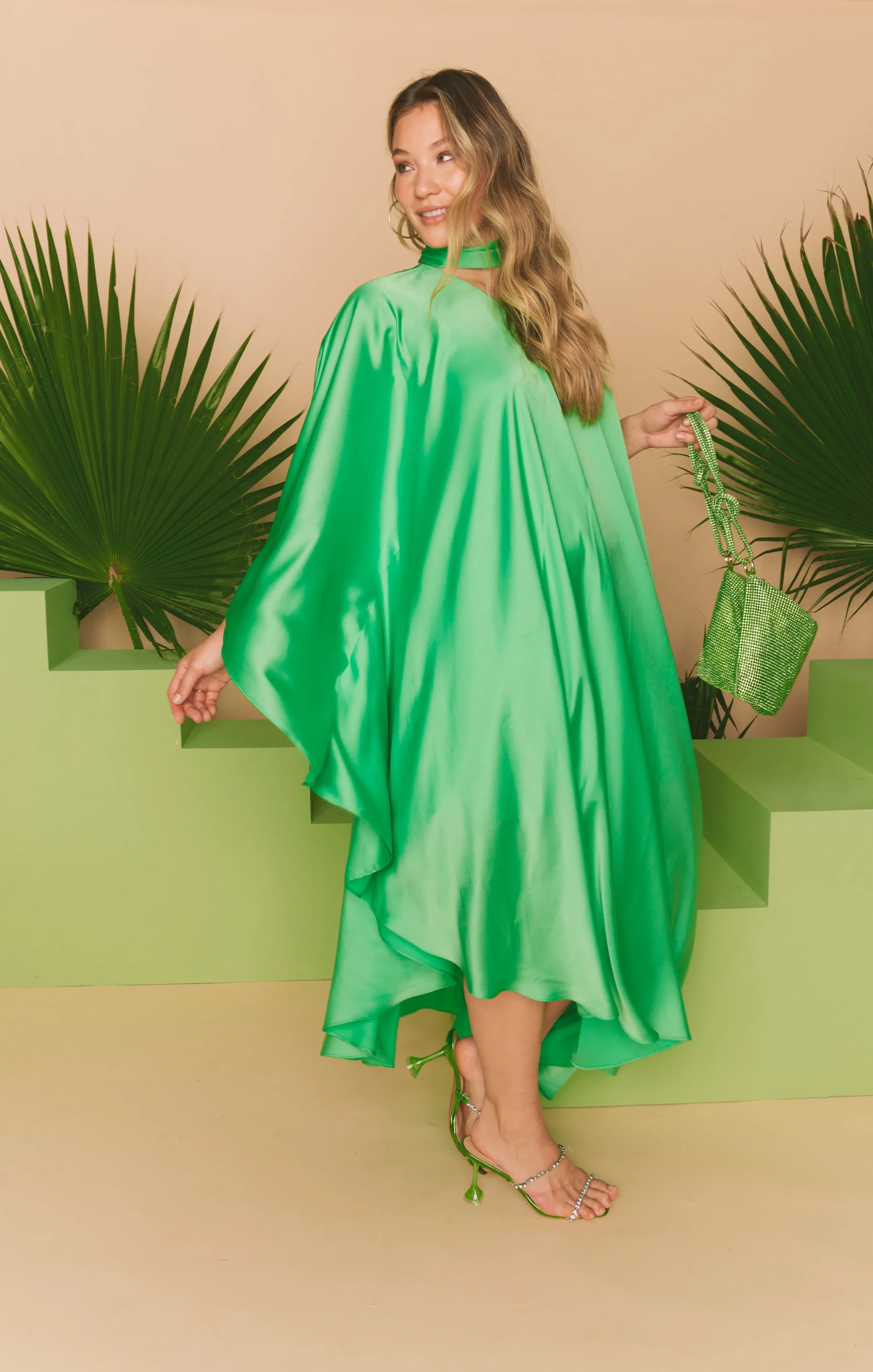 Robe Une Épaule Rhea ~ Satin Luxe Kiwi