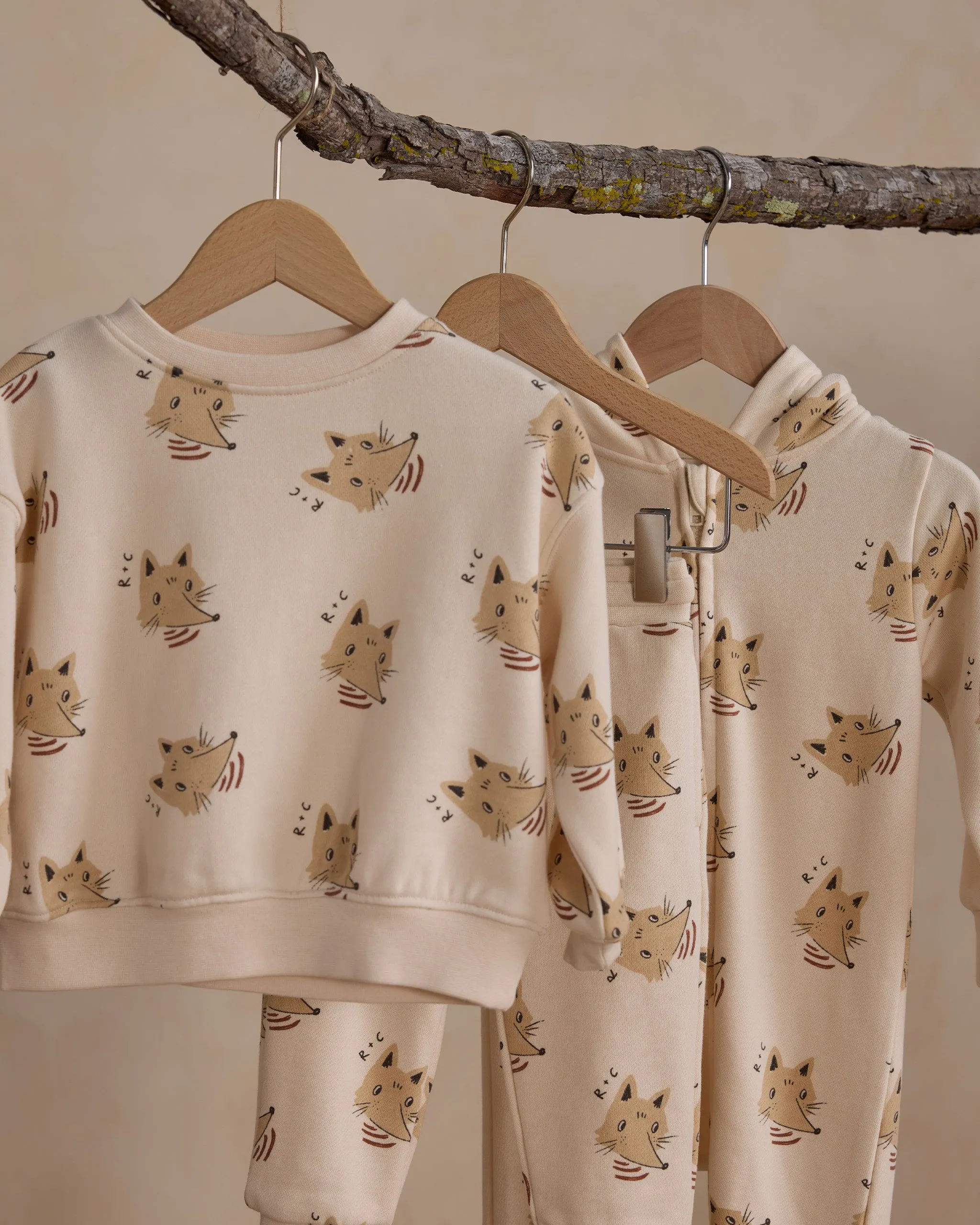Rylee   Cru Sweat-shirt décontracté bébé/enfant | Coyote Naturel