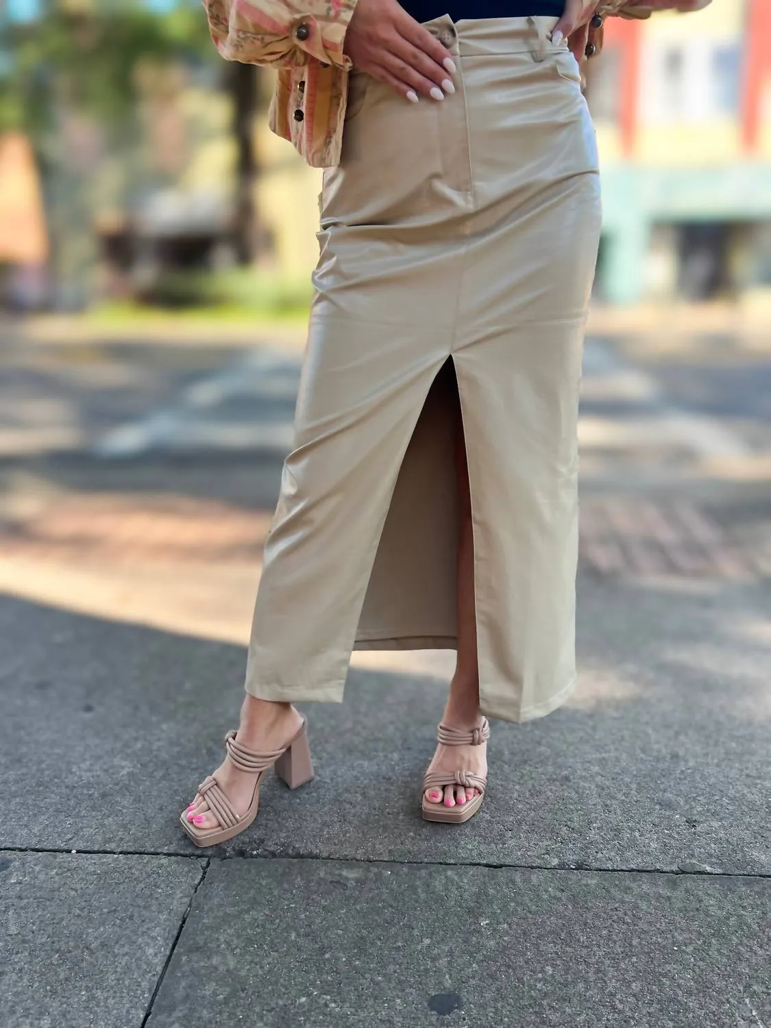 Jupe mi-longue Sahara Chic en kaki