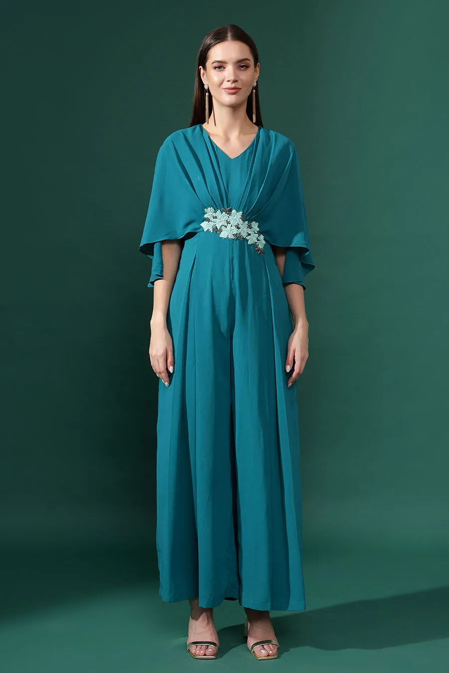 Combinaison à plis ornée de motifs floraux bleu marine