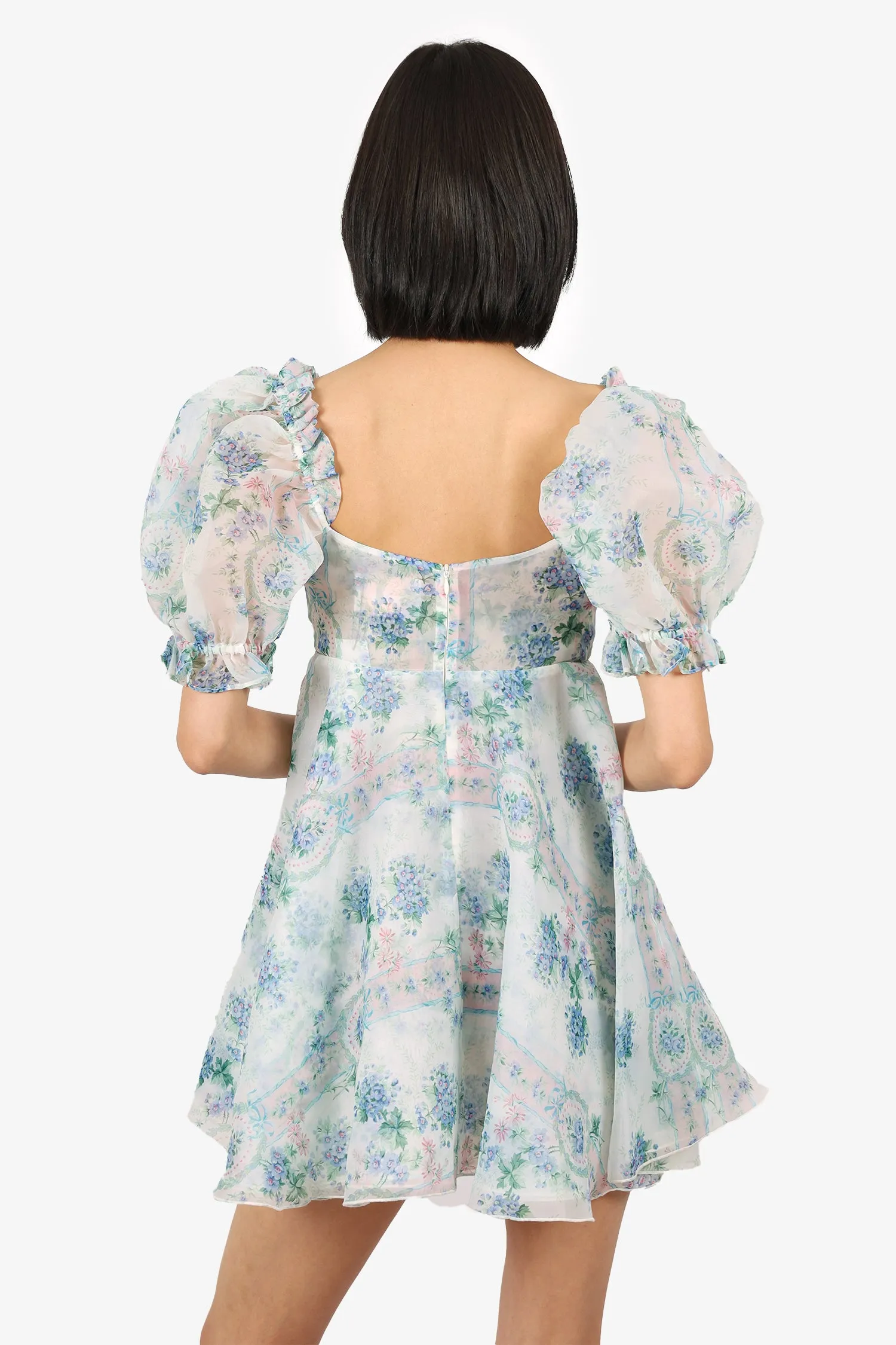 Robe courte Selkie à imprimé floral bleu et blanc avec manches ballon taille 6