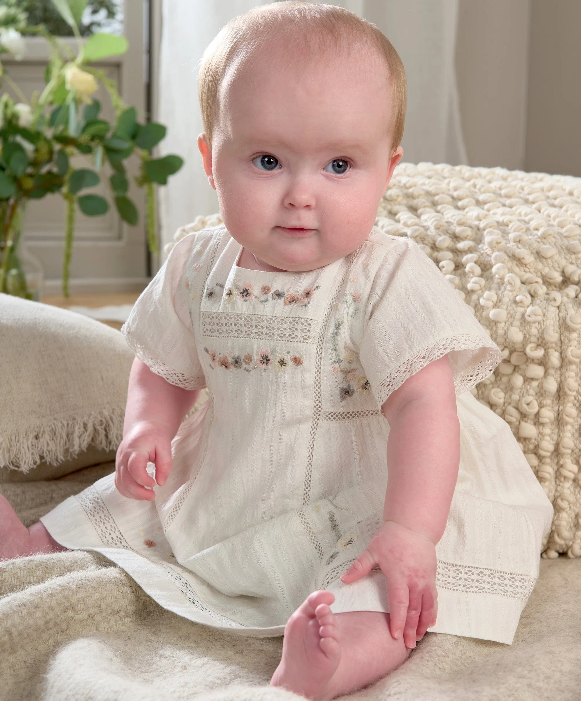 Robe courte en coton brodé - Imprimé floral pour bébés et enfants Mamas & Papas