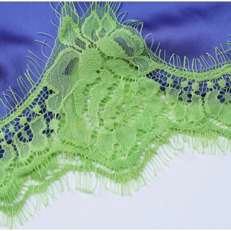 Robe portefeuille avec détails en dentelle