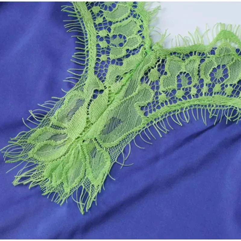 Robe portefeuille avec détails en dentelle