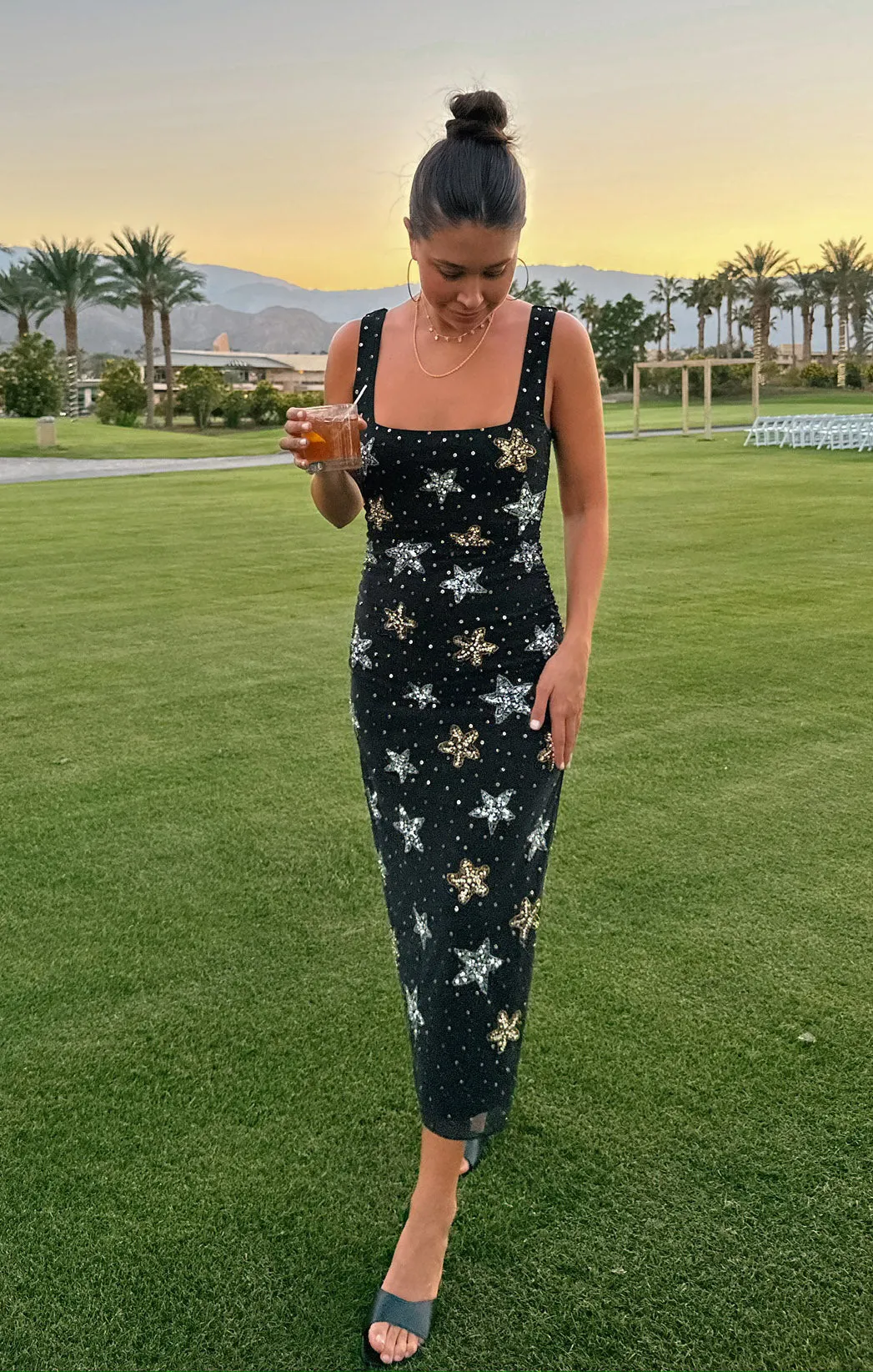 Robe mi-longue Stassi ~ Broderies perles et paillettes en forme d'étoile de mer Noir