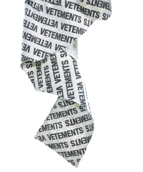 VETEMENTS Robes