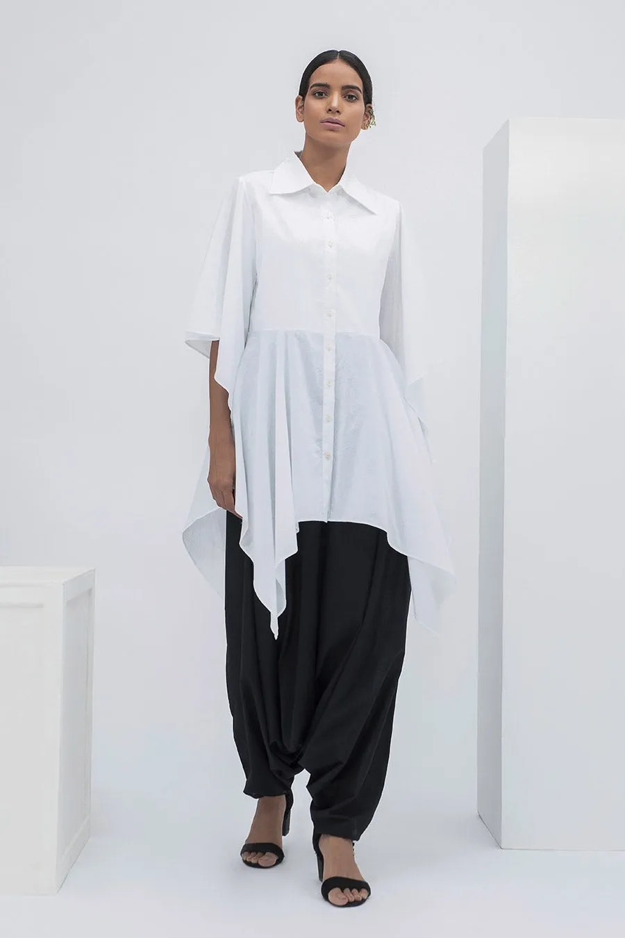 Chemise de salon évasée blanche