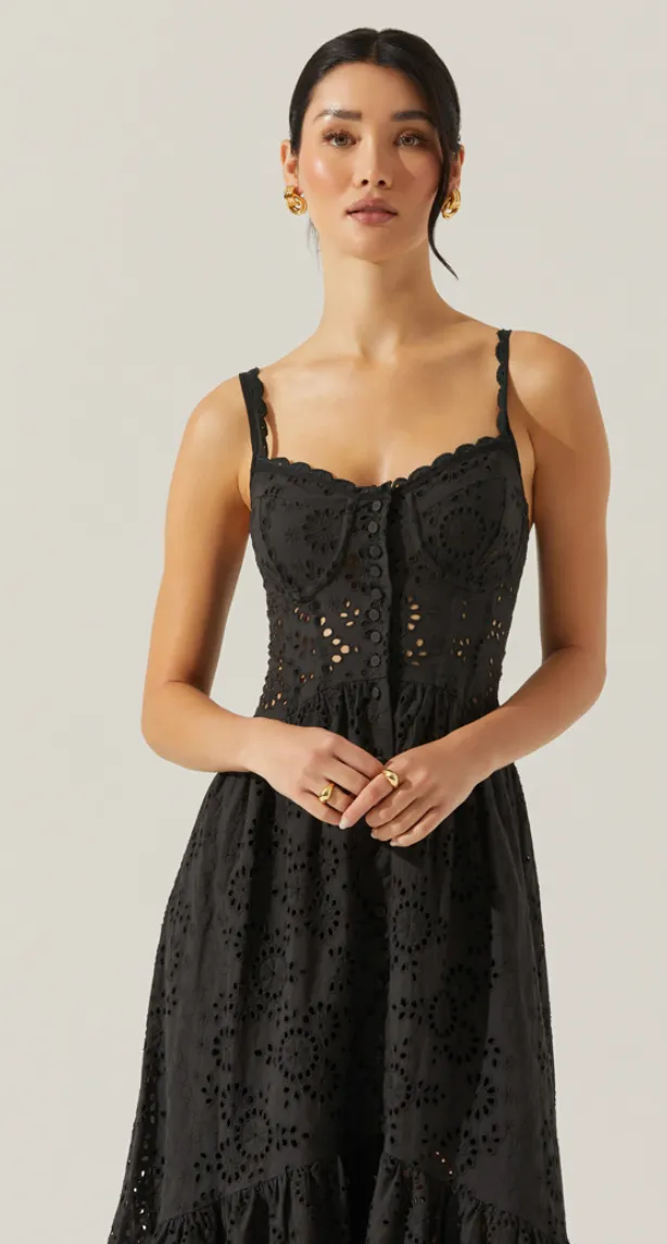 Robe maxi Yamila à œillets noirs par ASTR the Label